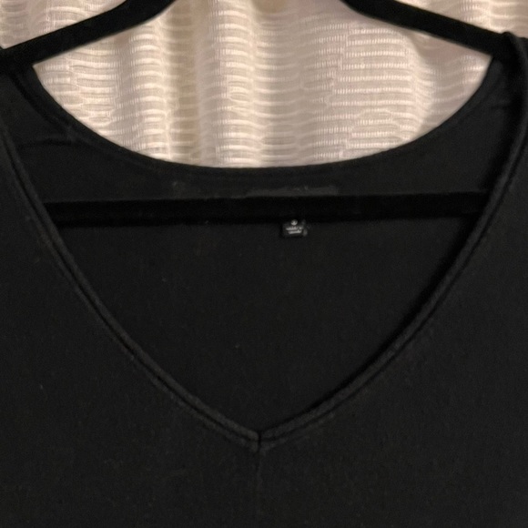 Express Black V-Neck Sharkbite Sweater - Picture 6 of 6